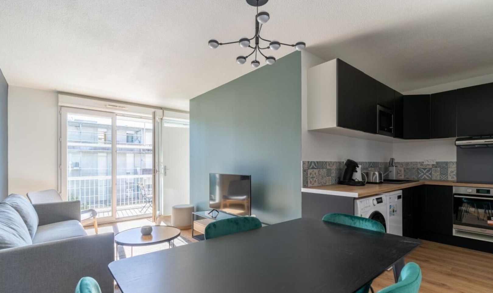 
                                                Colocation
                                                 1 chambre disponible en colocation