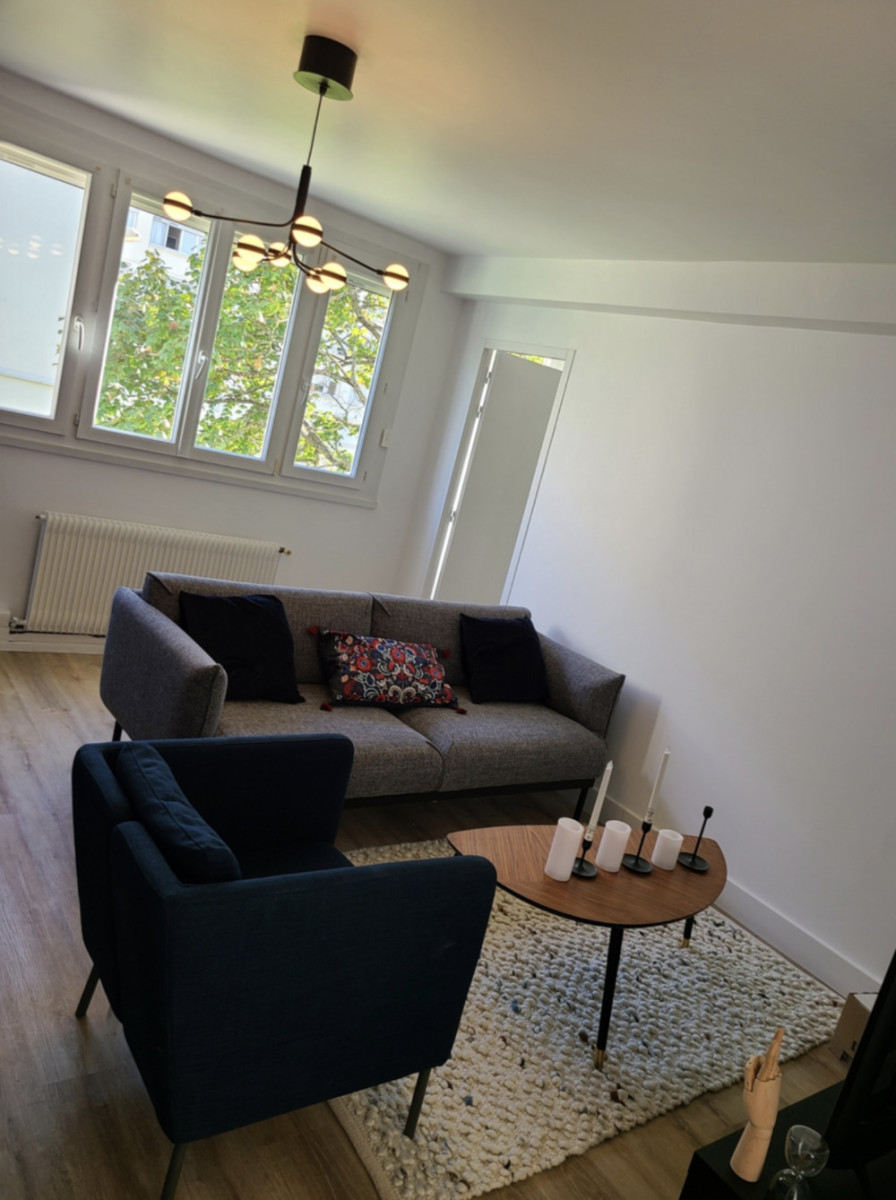 
                                                Colocation
                                                 1 chambre disponible en colocation