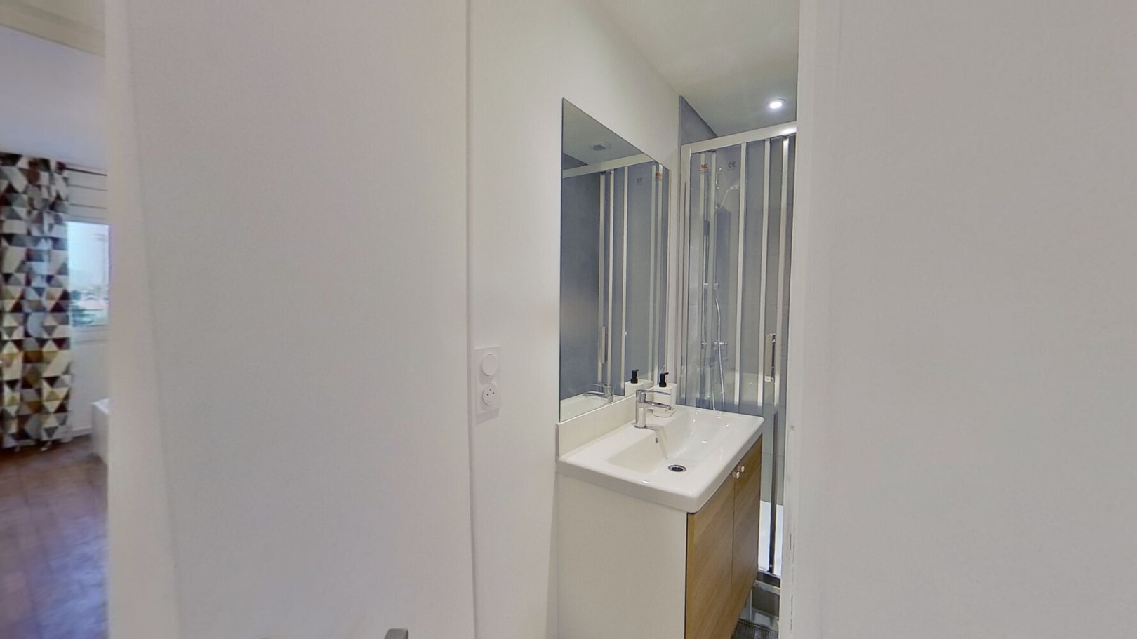 
                                                Colocation
                                                 1 chambre disponible en colocation
