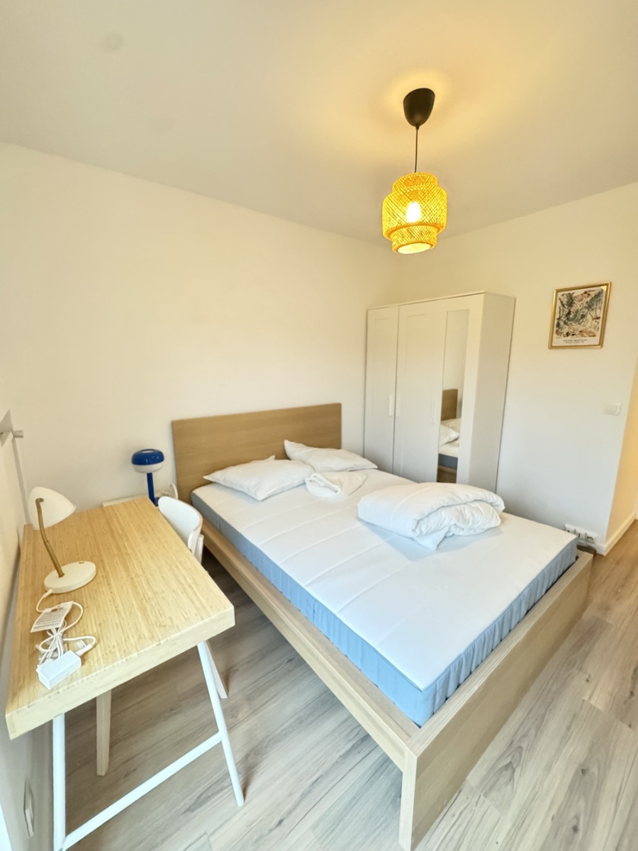 
                                                Colocation
                                                 1 chambre disponible en colocation