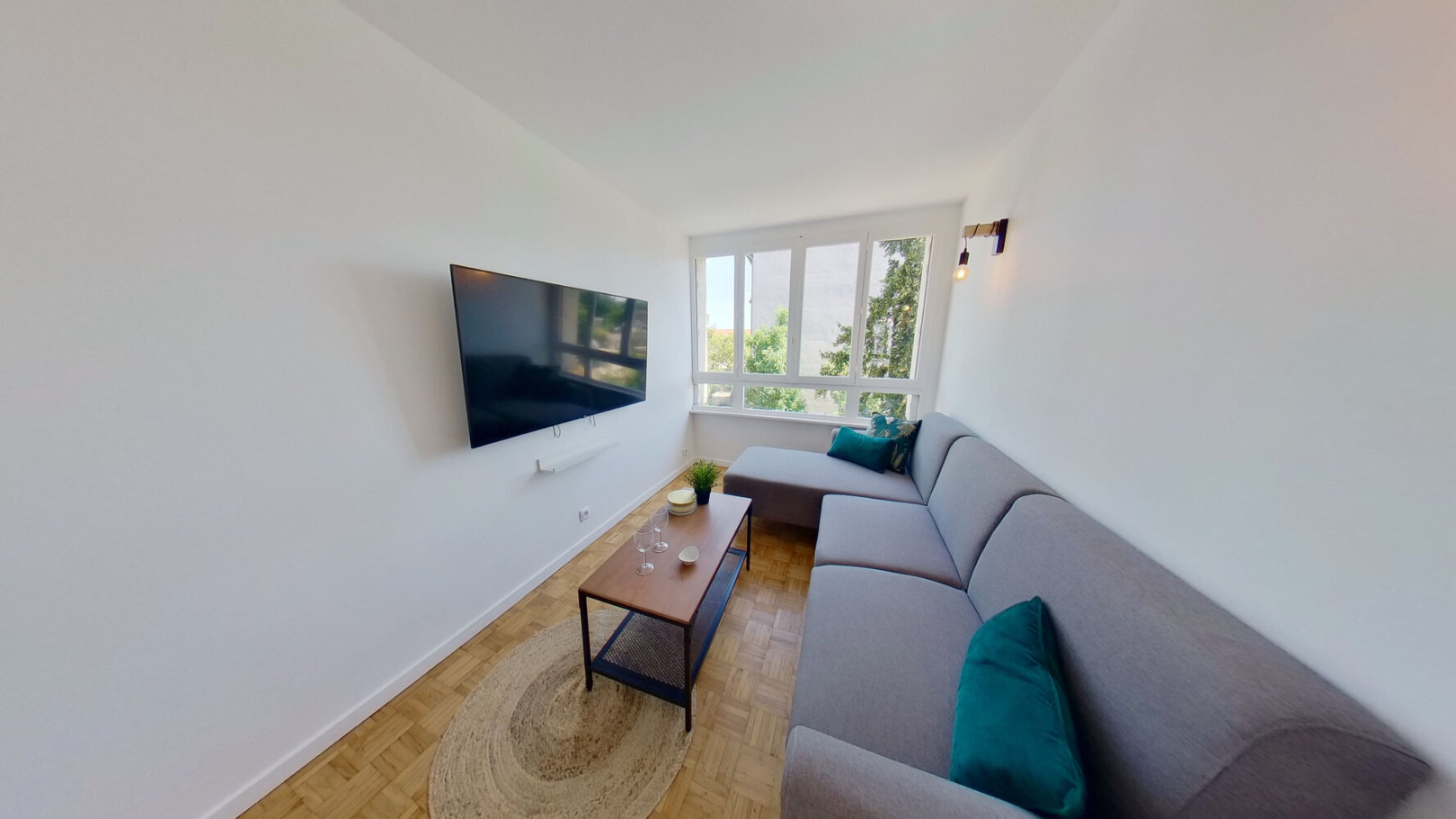 
                                                Colocation
                                                 1 chambre disponible en colocation