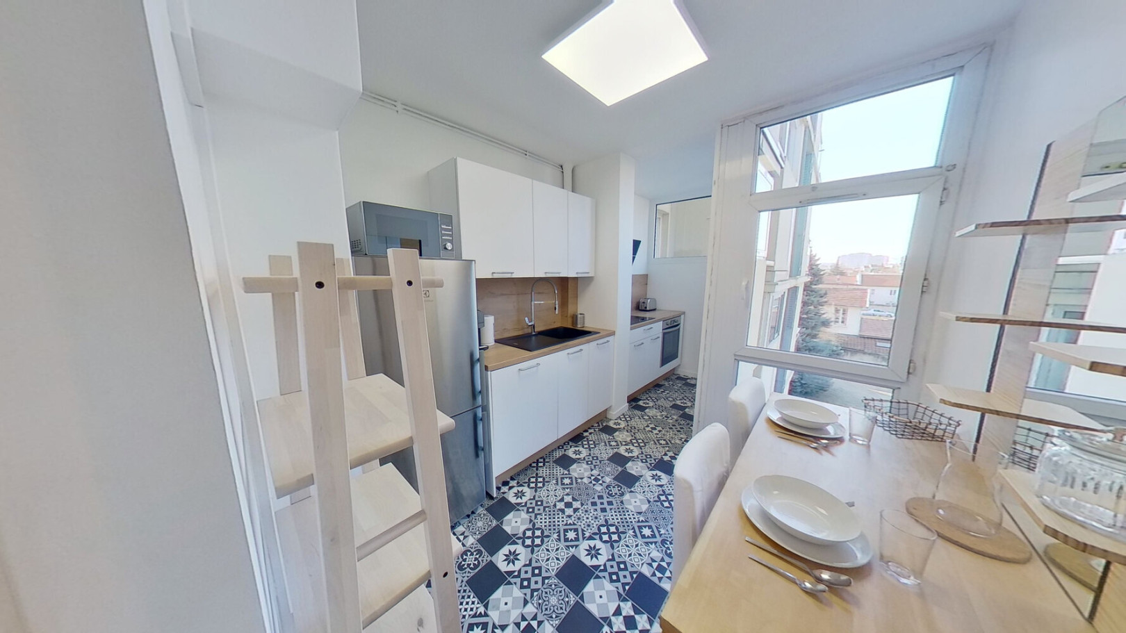 
                                                Colocation
                                                 1 chambre disponible en colocation