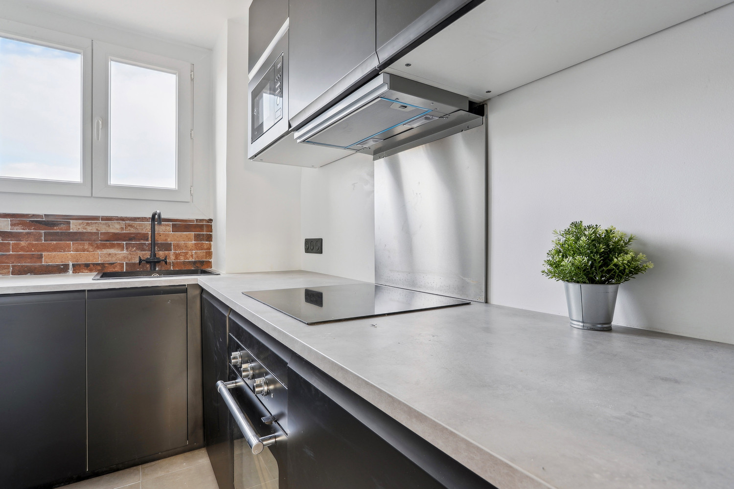 
                                                Colocation
                                                 1 chambre disponible en colocation