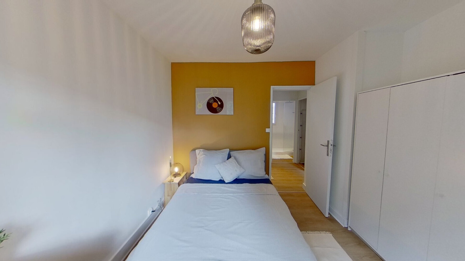 
                                                Colocation
                                                 1 chambre disponible en colocation