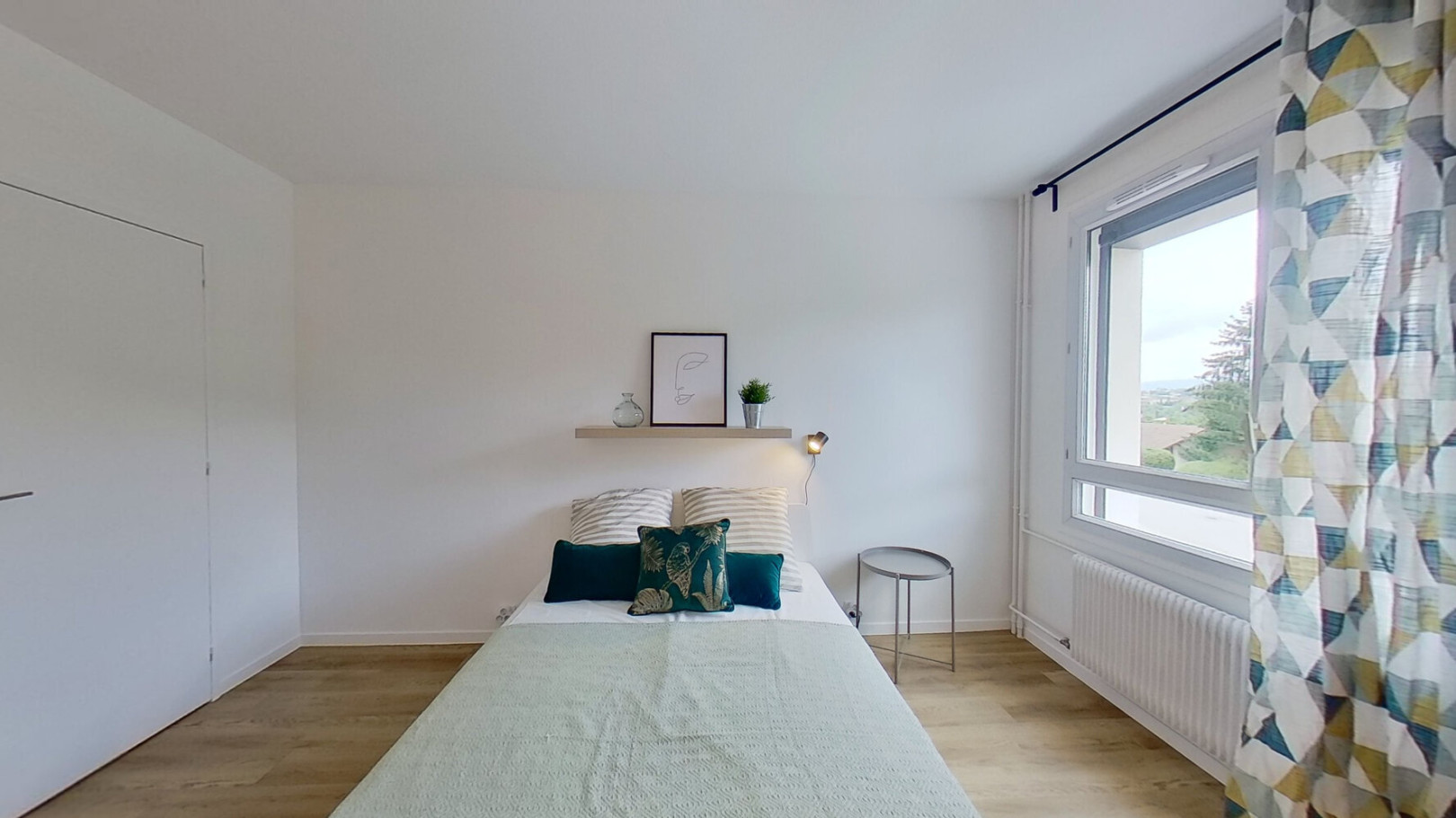 
                                                Colocation
                                                 1 chambre disponible en colocation