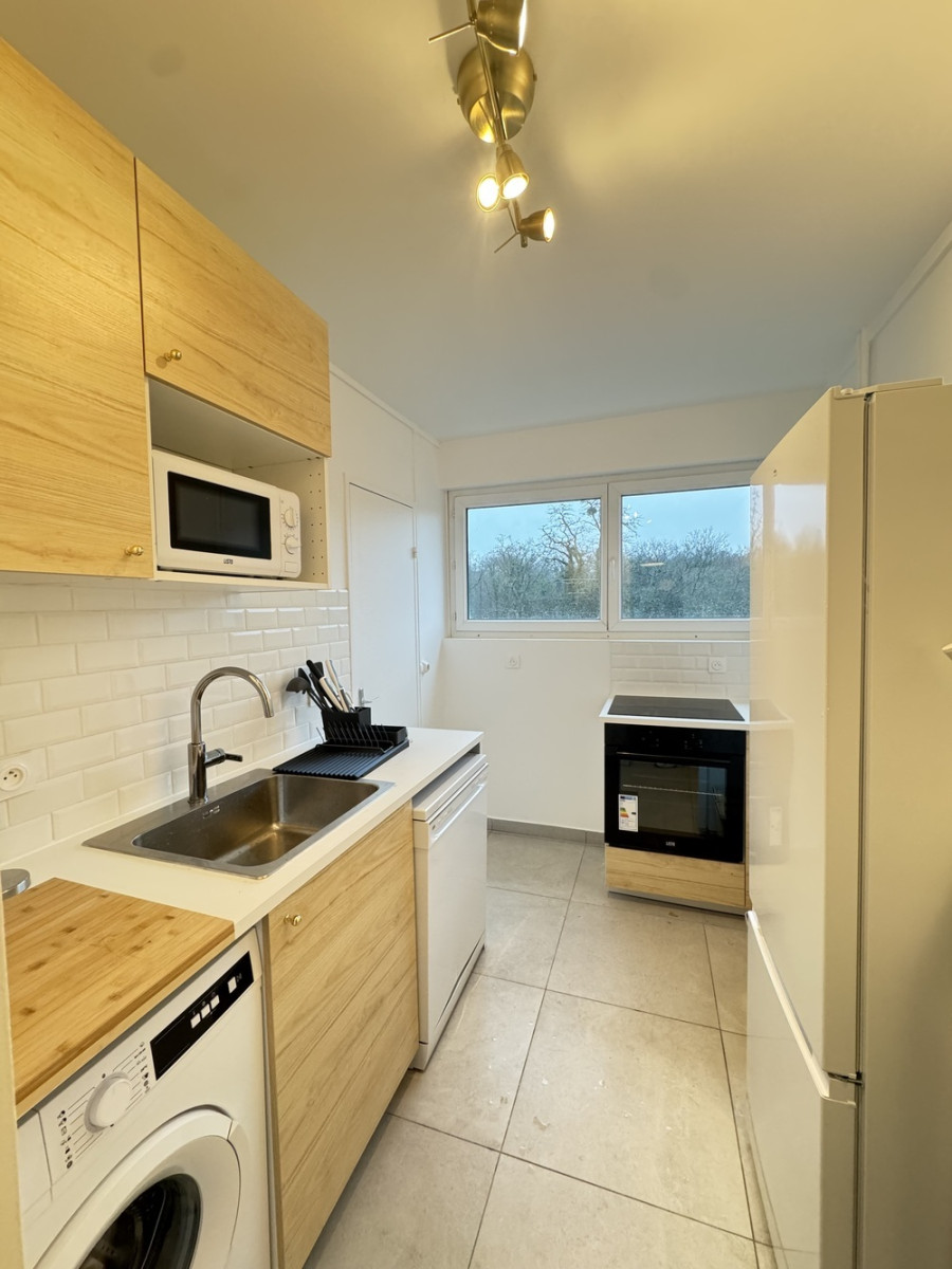 
                                                Colocation
                                                 1 chambre disponible en colocation