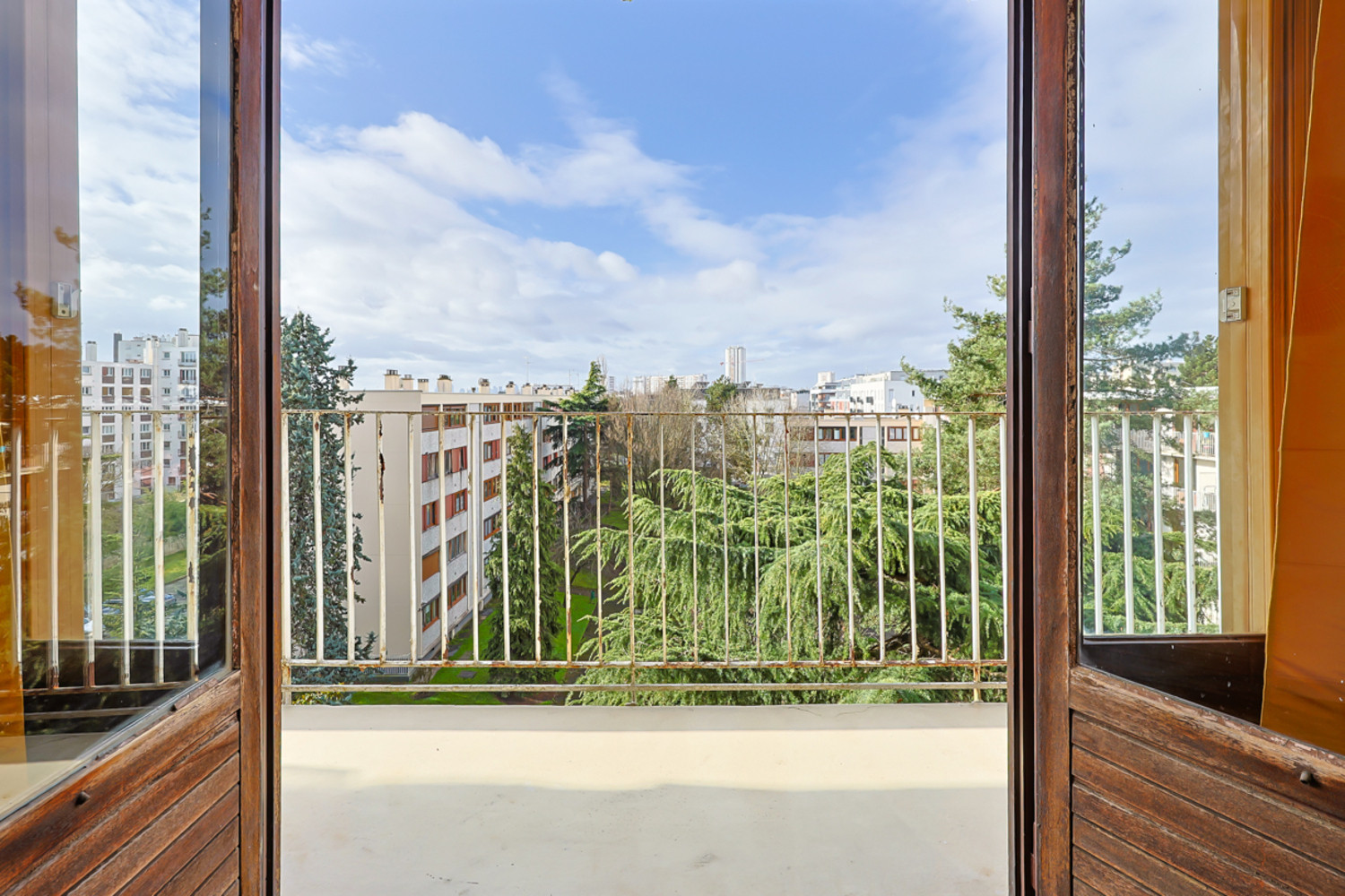 
                                                Colocation
                                                 1 chambre disponible en colocation