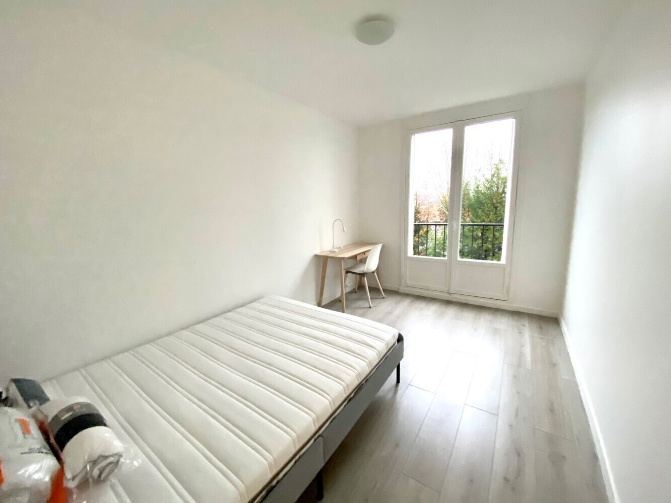 
                                                Colocation
                                                 1 chambre disponible en colocation