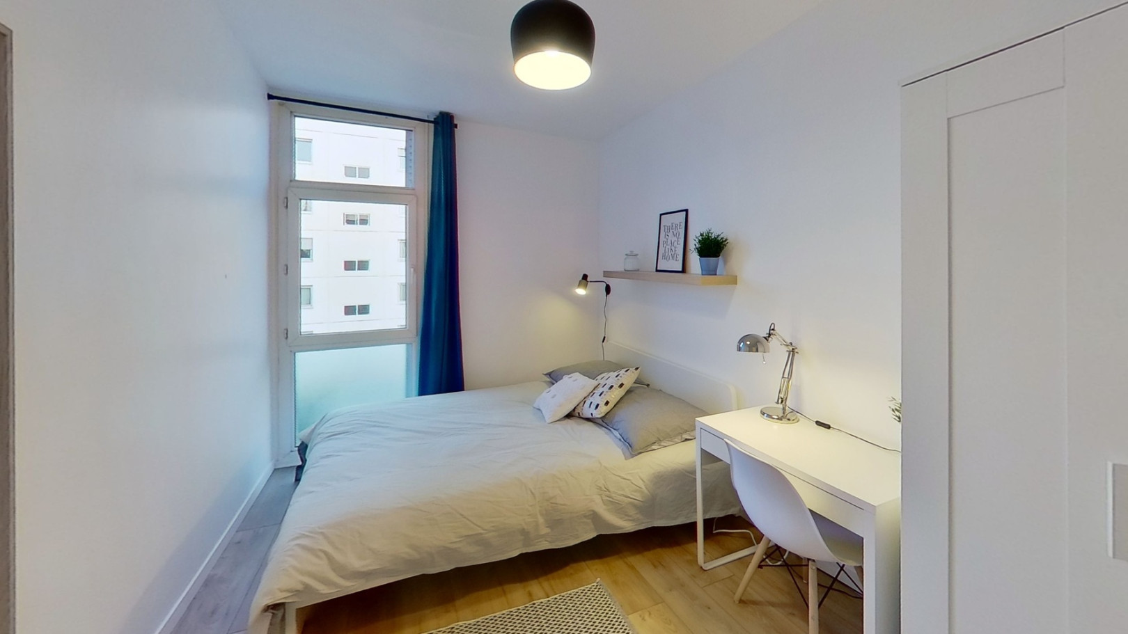 
                                                Colocation
                                                 1 chambre disponible en colocation