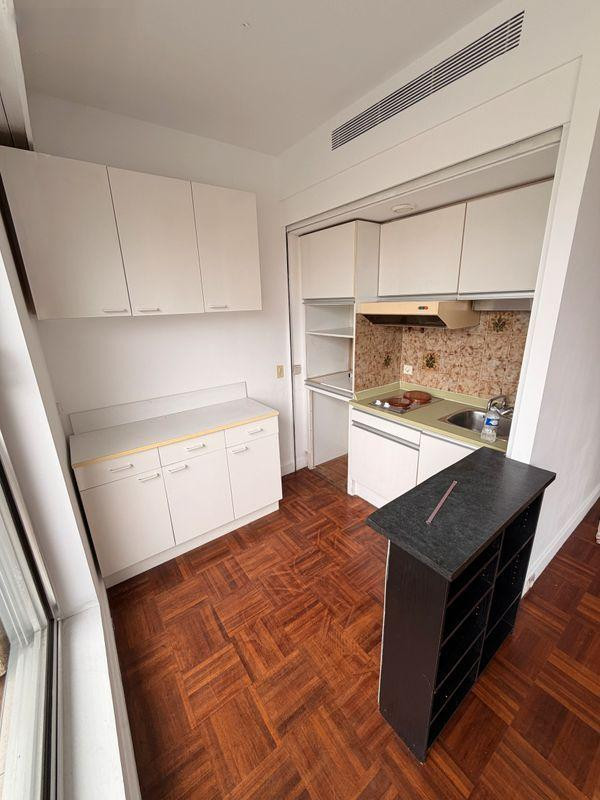
                                                Location
                                                 1 Pièce · 33 m² · Paris 75010