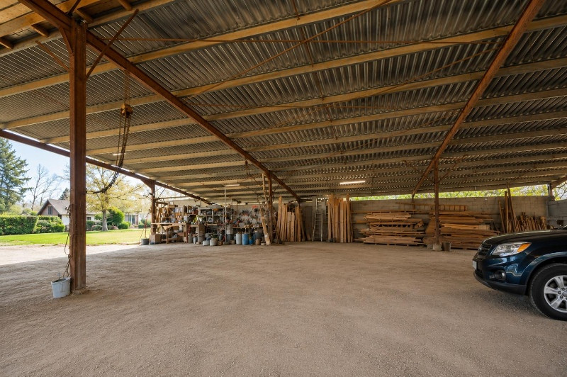 
                                                Vente
                                                 10 HECTARES • 2 ÉTANGS • 2 MAISONS • DÉPENDANCES XXL