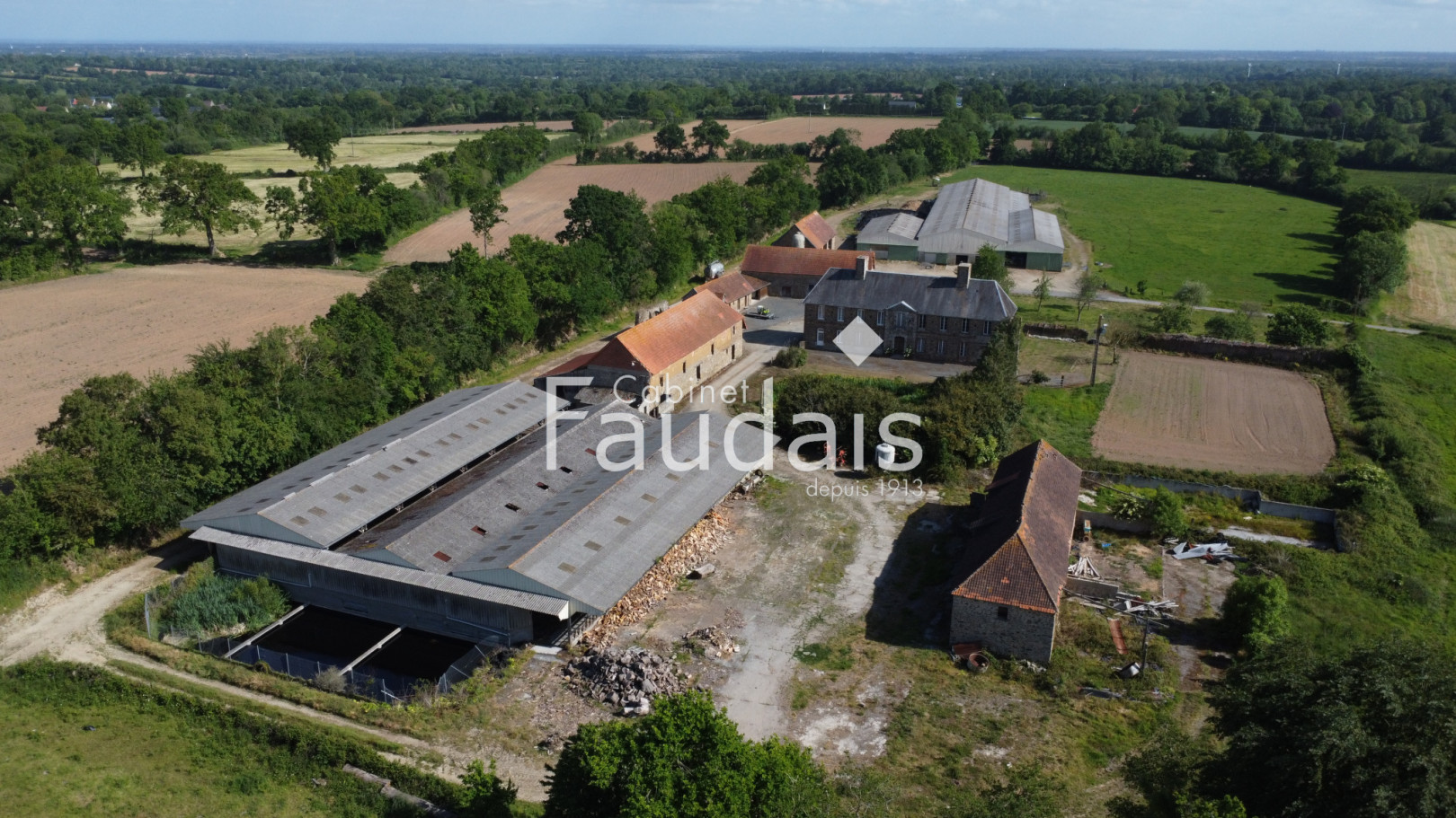 
                                                Vente
                                                 10 minutes de SAINT LO, centre Manche