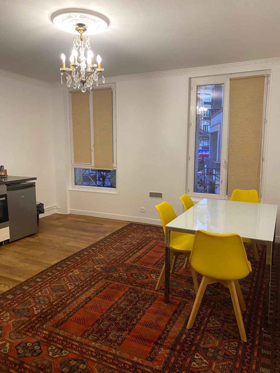 
                                                Location
                                                 100m de Paris - Jolie 2 pièces cosy Porte D’Italie (loyer tout inclus)