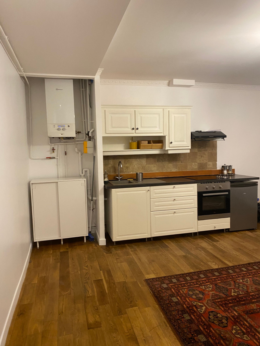 
                                                Location
                                                 100m de Paris - Jolie 2 pièces cosy Porte D’Italie (loyer tout inclus)