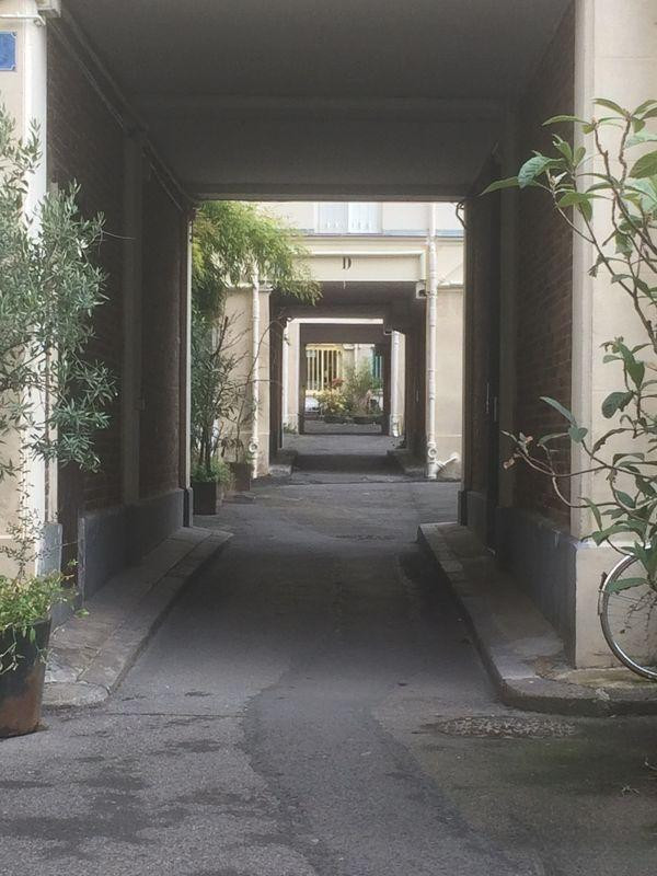 
                                                Location
                                                 10ème studio meublé 20m2, calme, lave-linge