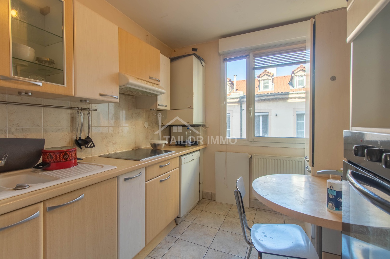 
                                                Location
                                                 124 rue Chaponnay