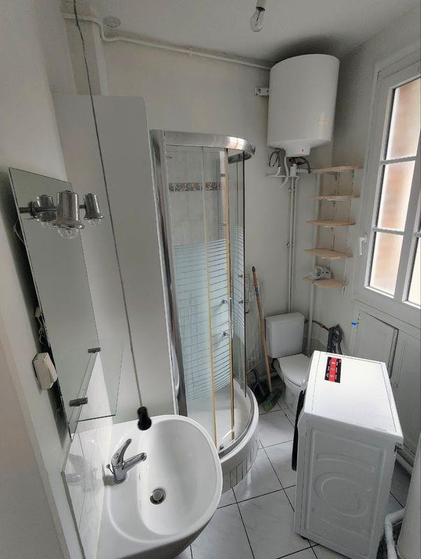 
                                                Location
                                                 15m² metro Guy Moquet paris 17