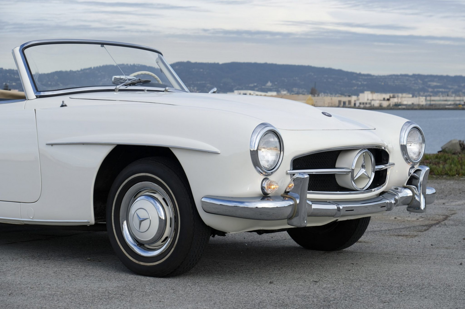 
                                                Voiture
                                                 1956 Mercedes 190SL