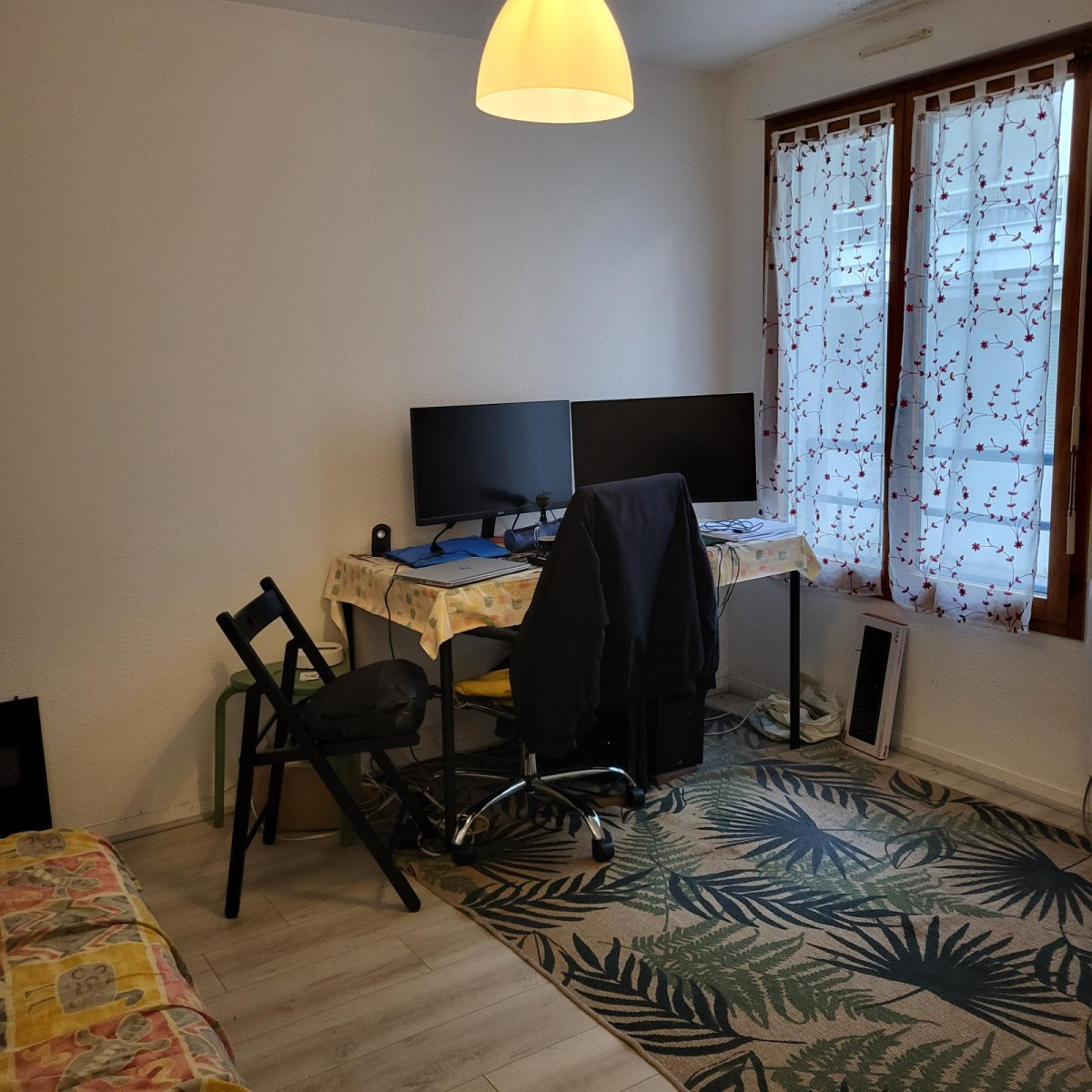 
                                                Location
                                                 19m2centre Nantes meublé, 500€C.C dispo24/05/26