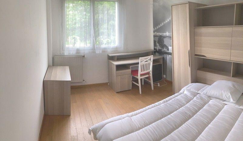 
                                                Location
                                                 1chb dans coloc de 4 mixte  97m² meublé balcon