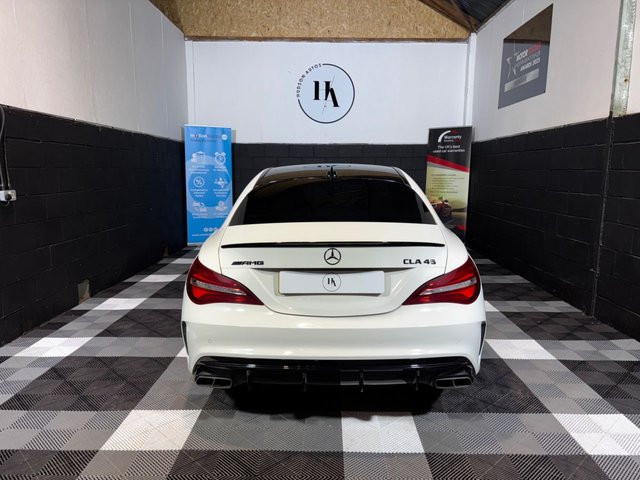 
                                                Voiture
                                                 2.0 CLA45 AMG Coupe 4dr Petrol SpdS DCT 4MATIC Euro 6 (s/s) (381 ps)
