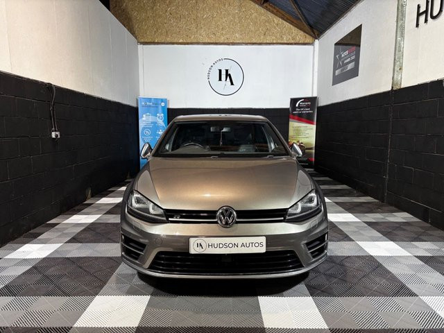 
                                                Voiture
                                                 2.0 TSI BlueMotion Tech R Hatchback 5dr Petrol Manual 4Motion Euro 6 (s/s) (300 ps)