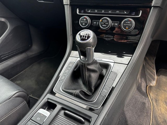 
                                                Voiture
                                                 2.0 TSI BlueMotion Tech R Hatchback 5dr Petrol Manual 4Motion Euro 6 (s/s) (300 ps)