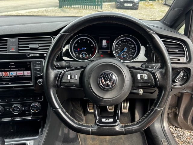 
                                                Voiture
                                                 2.0 TSI BlueMotion Tech R Hatchback 5dr Petrol Manual 4Motion Euro 6 (s/s) (300 ps)