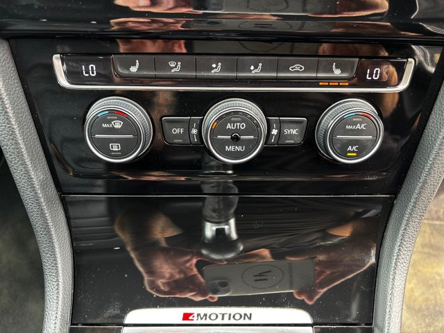 
                                                Voiture
                                                 2.0 TSI BlueMotion Tech R Hatchback 5dr Petrol Manual 4Motion Euro 6 (s/s) (300 ps)