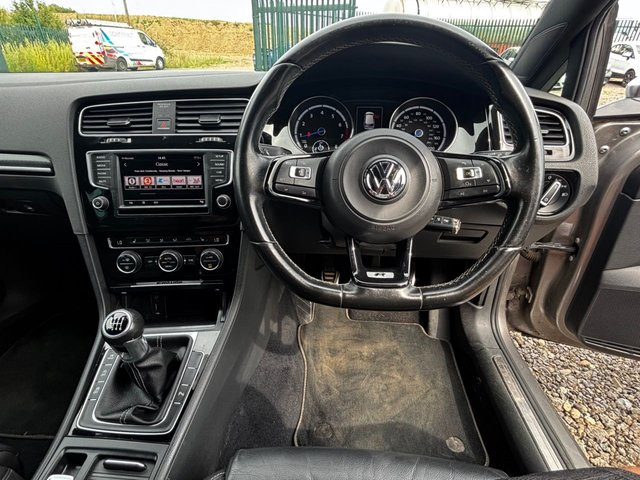
                                                Voiture
                                                 2.0 TSI BlueMotion Tech R Hatchback 5dr Petrol Manual 4Motion Euro 6 (s/s) (300 ps)