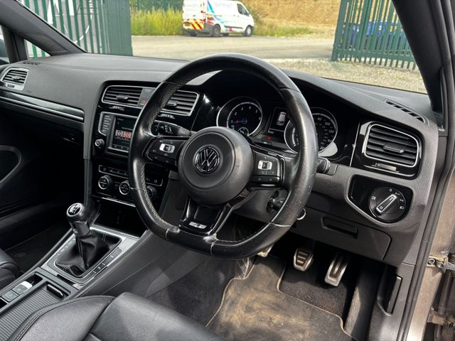 
                                                Voiture
                                                 2.0 TSI BlueMotion Tech R Hatchback 5dr Petrol Manual 4Motion Euro 6 (s/s) (300 ps)
