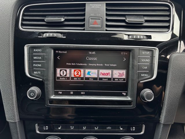 
                                                Voiture
                                                 2.0 TSI BlueMotion Tech R Hatchback 5dr Petrol Manual 4Motion Euro 6 (s/s) (300 ps)