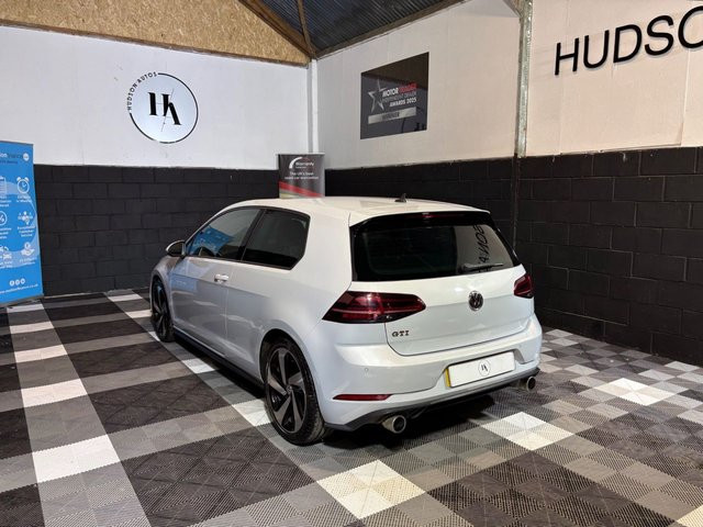 
                                                Voiture
                                                 2.0 TSI GTI Hatchback 3dr Petrol Manual Euro 6 (s/s) (230 ps)