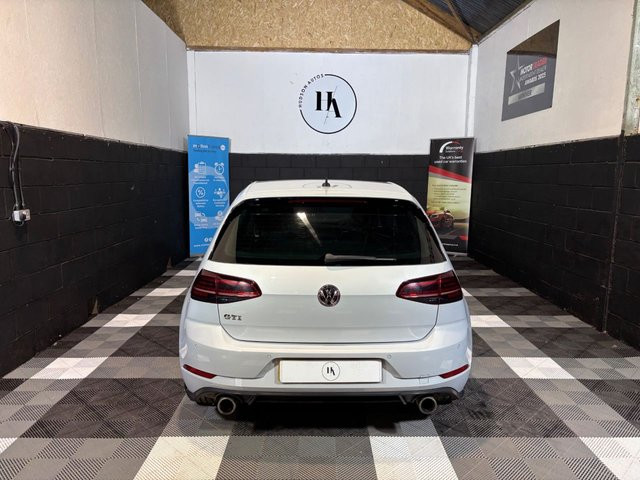 
                                                Voiture
                                                 2.0 TSI GTI Hatchback 3dr Petrol Manual Euro 6 (s/s) (230 ps)