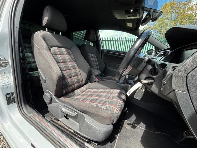 
                                                Voiture
                                                 2.0 TSI GTI Hatchback 3dr Petrol Manual Euro 6 (s/s) (230 ps)