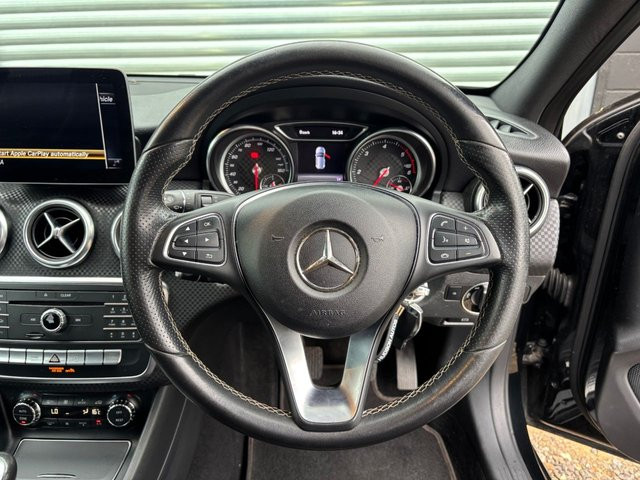 
                                                Voiture
                                                 2.1 A200d Sport Edition Hatchback 5dr Diesel Manual Euro 6 (s/s) (136 ps)