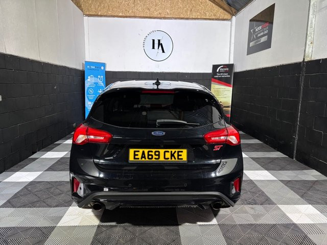 
                                                Voiture
                                                 2.3T EcoBoost ST Hatchback 5dr Petrol Manual Euro 6 (s/s) (280 ps)