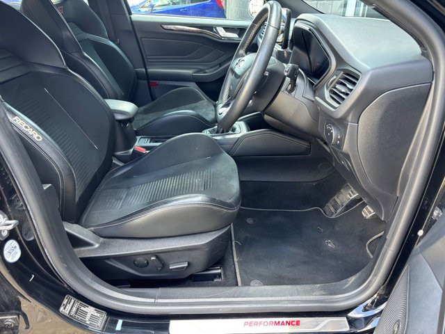 
                                                Voiture
                                                 2.3T EcoBoost ST Hatchback 5dr Petrol Manual Euro 6 (s/s) (280 ps)