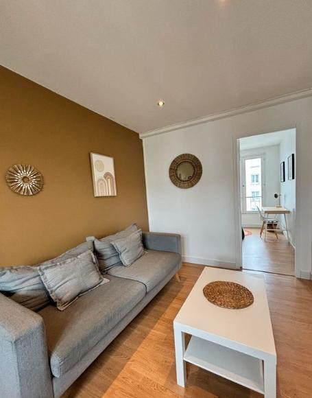 
                                                Colocation
                                                 2 belles chambres dans coloc 65m² cosy et rénovée