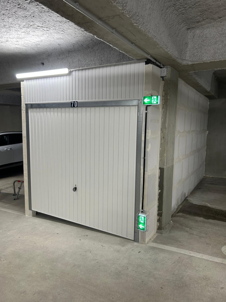 
                                                Vente
                                                 2 Boxs  neufs - Antony(92)