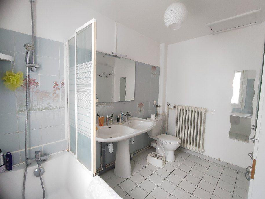 
                                                Colocation
                                                 2 ch/4 coloc mixte Poit-Ouest jardin s/sol