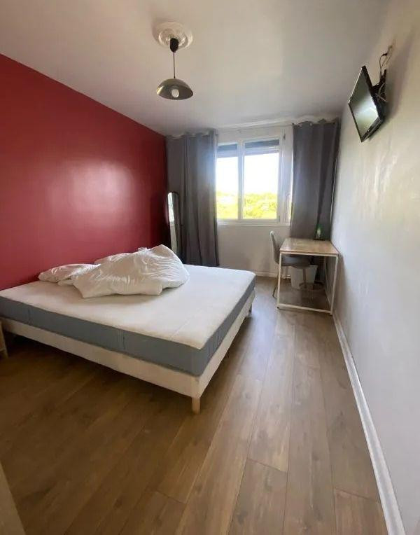 
                                                Colocation
                                                 2 chambres 12m² dispo dans une coloc 100m² rénovée