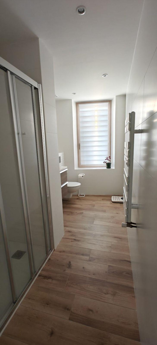 
                                                Colocation
                                                 2 chambres avec salle de bain partagée