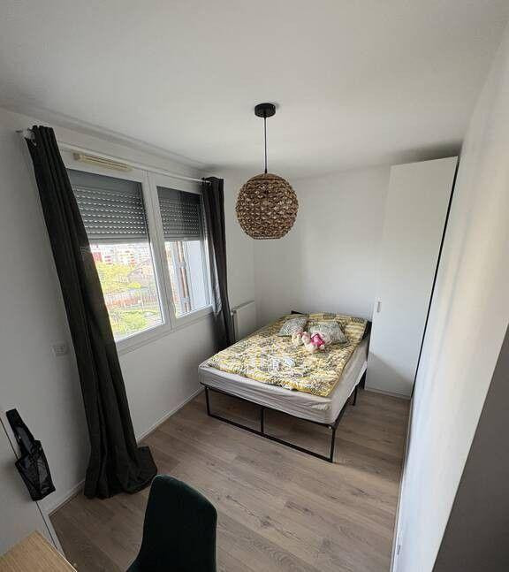 
                                                Colocation
                                                 2 Chambres dans colocation 84 m² Colombes