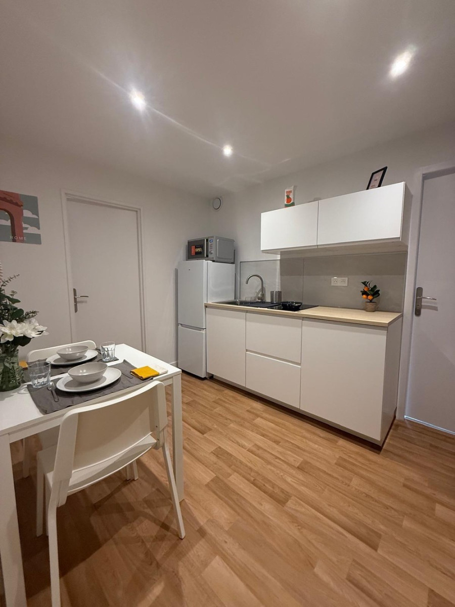 
                                                Colocation
                                                 2 chambres dans colocation refait à neuf