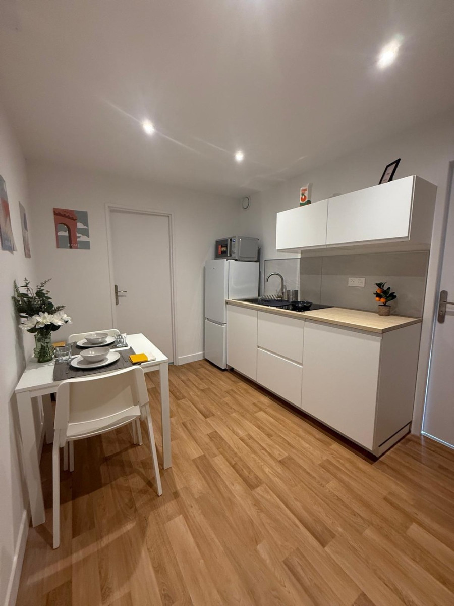 
                                                Colocation
                                                 2 chambres dans colocation refait à neuf