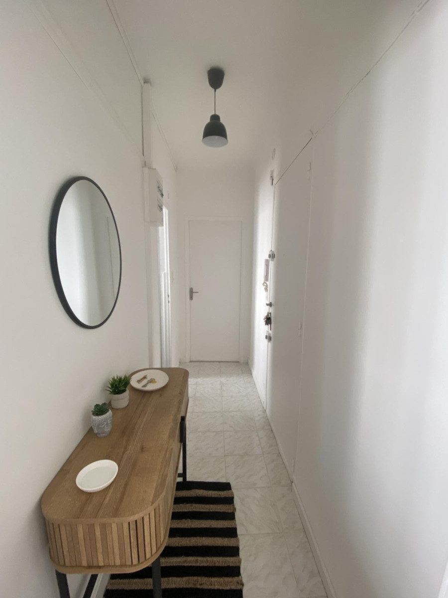 
                                                Colocation
                                                 2 chambres dispo dans coloc rénovée 52m²