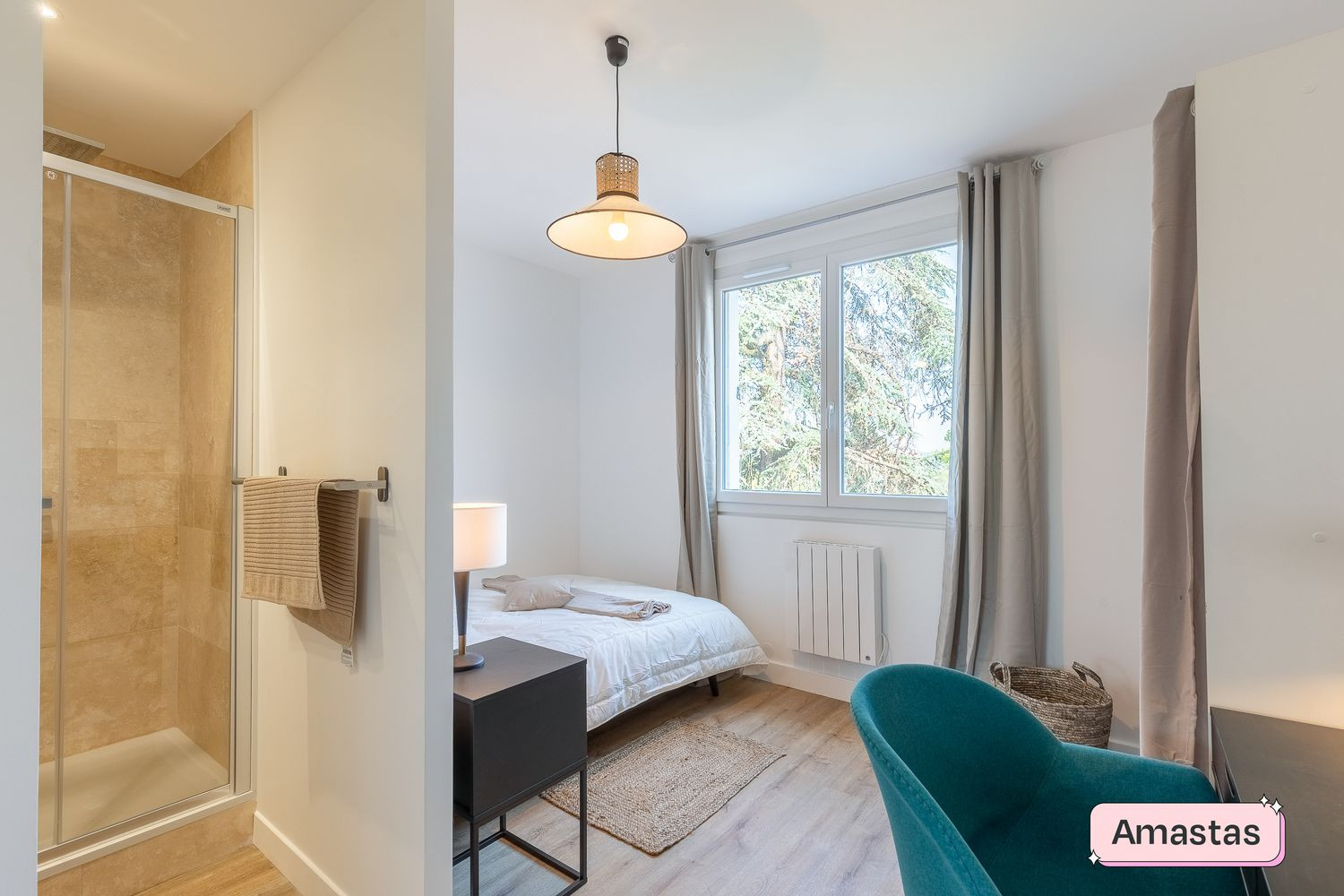 
                                                Colocation
                                                 2 CHAMBRES DISPONIBLE DANS CETTE SUPERBE COLOCATION DE 5 CHAMBRES SUR LYON 5