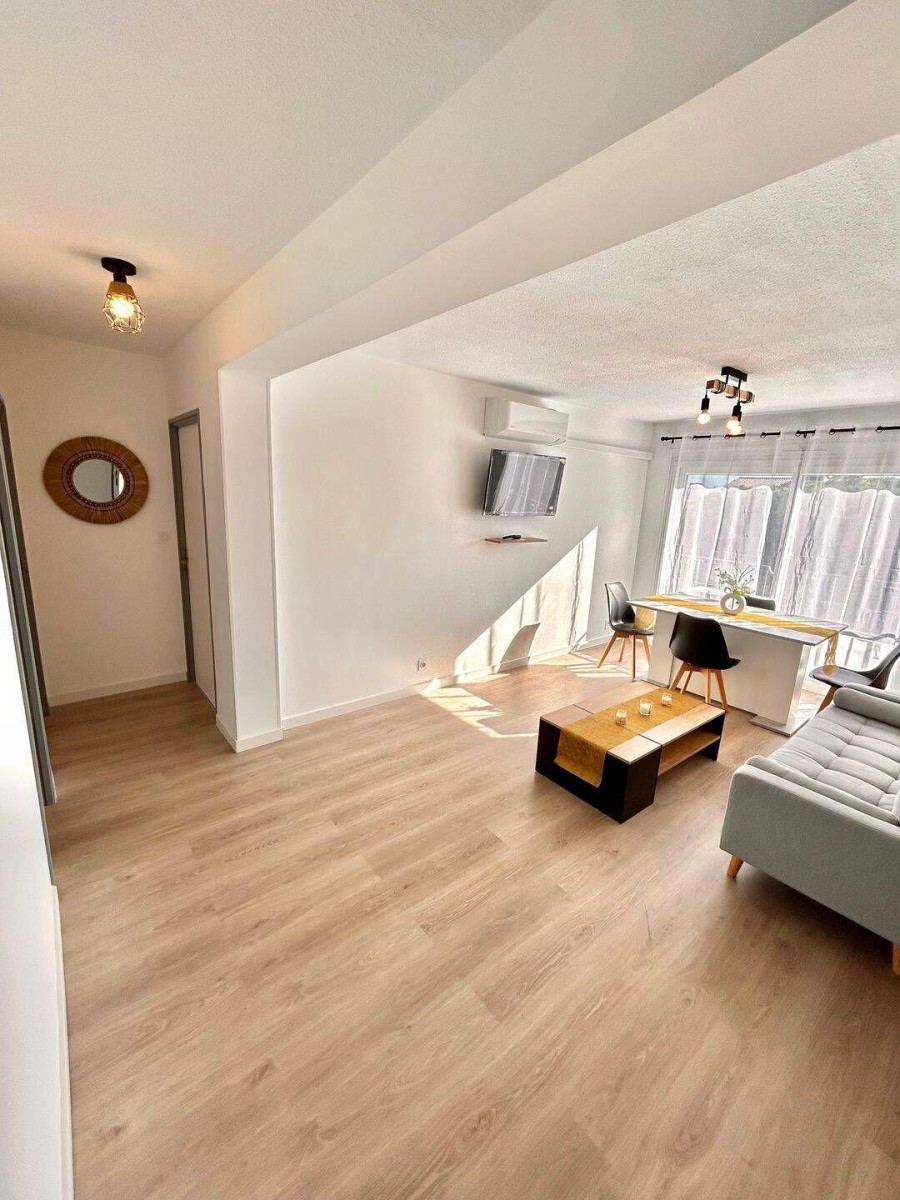 
                                                Location
                                                 2 CHAMBRES DISPONIBLES dans coloc 70m²