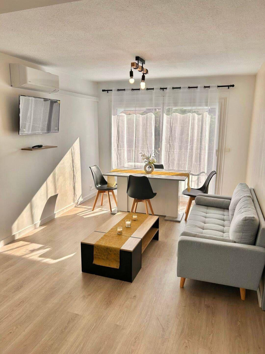 
                                                Location
                                                 2 CHAMBRES DISPONIBLES dans coloc 70m²